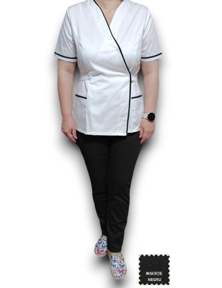 Halat medical Kimono alb insertie neagra, din tercot elastic Halat medical Kimono alb insertie neagra, din tercot elastic