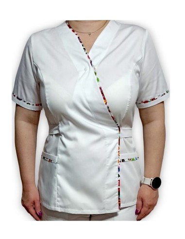 Halat medical alb Kimono, din tercot elastic, cu insertie florala