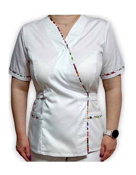 Halat medical alb Kimono, din tercot elastic, cu insertie florala Halat medical alb Kimono, din tercot elastic, cu insertie florala