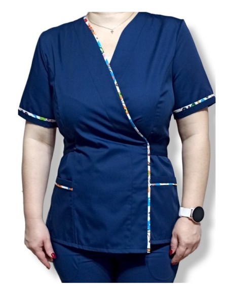 Halat medical bleumarin Kimono, din tercot elastic, cu insertie florala Halat medical bleumarin Kimono, din tercot elastic, cu insertie florala