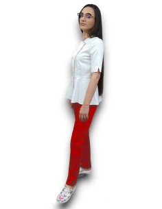 Costum medical petrecut basc, halat alb, pantaloni rosii, din tercot elastic