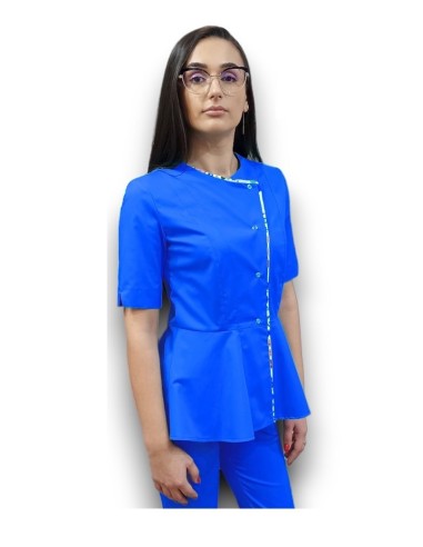 Halat medical albastru petrecut basc, din tercot elastic, cu insertie florala