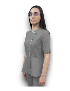 Costum medical gri petrecut basc, din tercot elastic, cu insertie florala