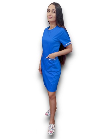 Sarafan medical albastru cu insertie florala, fermoar la spate, din tercot elastic Sarafan medical albastru cu insertie florala, fermoar la spate, din tercot elastic
