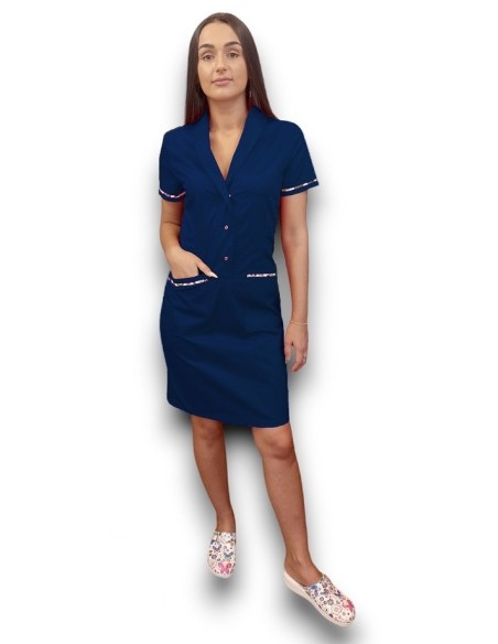 Sarafan medical bleumarin cu insertie florala, capse in fata, din tercot elastic Sarafan medical bleumarin cu insertie florala, capse in fata, din tercot elastic