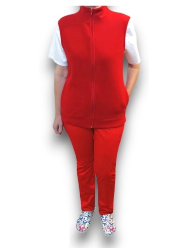 Vesta fleece rosie calduroasa, ideala pentru cadre medicale
